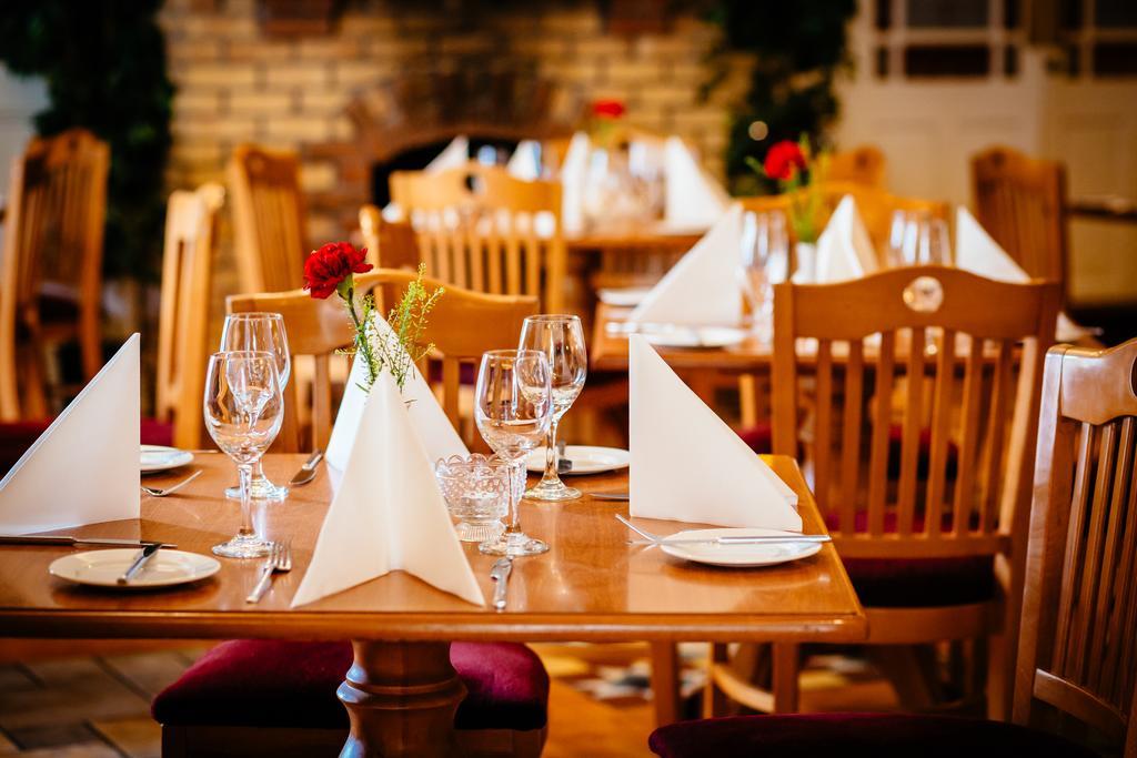 רוסקומון Gleeson'S Restaurant & Rooms מראה חיצוני תמונה